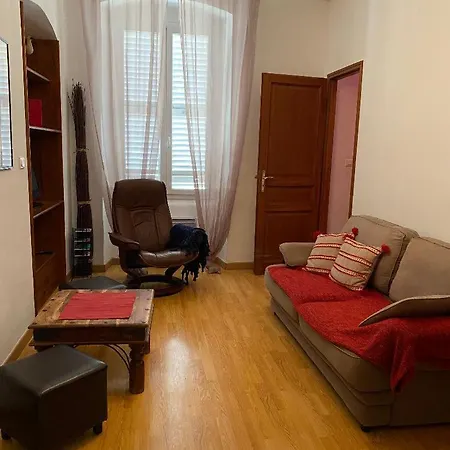 Nid Au 5eme Avec Ascensseur Apartment *
